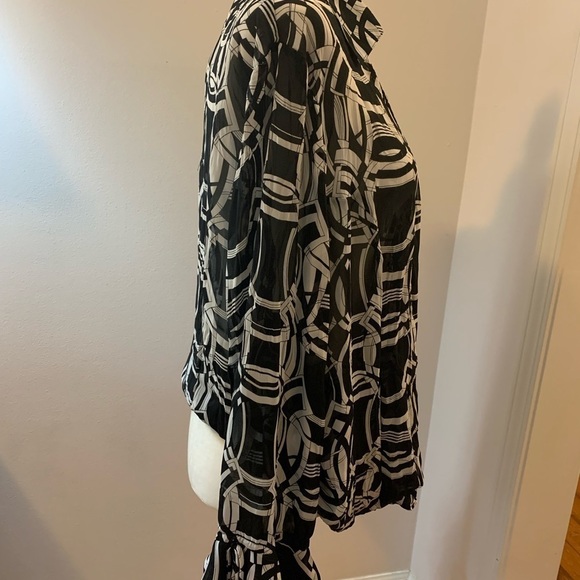 Belissimo New York geometric blouson top, size 1X - Picture 3 of 7